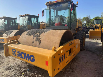 Rouleau compresseur XCMG XS263J