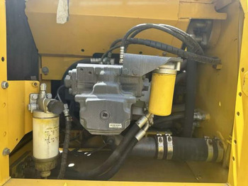 Pelle sur pneus KOMATSU 200-8: photos 3