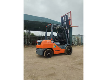 Toyata 3-ton — crédit-bail Toyata 3-ton: photos 5