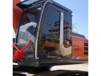 Pelle sur chenille HITACHI ZX200
