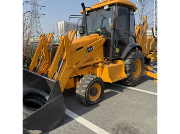 Tractopelle JCB 3CX