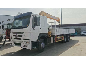 Camion grue SINOTRUK HOWO