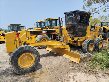 Engins de chantier CATERPILLAR
