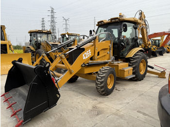 Tractopelle CATERPILLAR 426