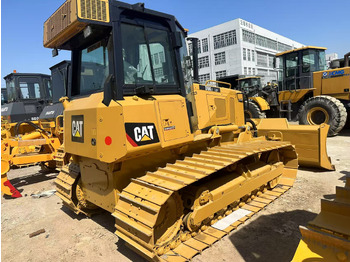 Bulldozer CATERPILLAR D6