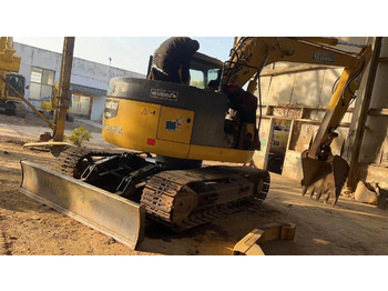 Pelle sur chenille KOMATSU PC138