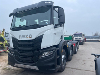 Camion ampliroll IVECO X-WAY