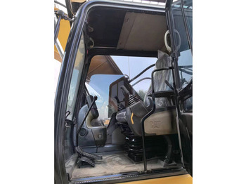 Pelle sur chenille Caterpillar 320D2: photos 5