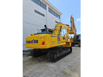 Pelle sur chenille KOMATSU PC220-8