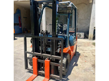 Chariot élévateur diesel TOYOTA FD35 Forklift 3.5Ton: photos 4 Chariot élévateur diesel TOYOTA FD35 Forklift 3.5Ton: photos 4