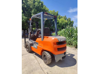 Chariot élévateur diesel TOYOTA