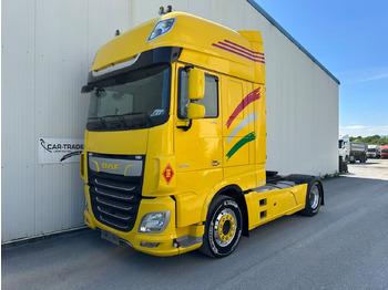 Tracteur routier DAF XF 530