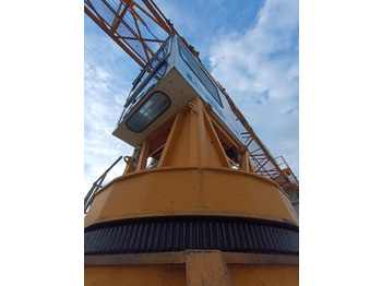 Grue à tour LIEBHERR