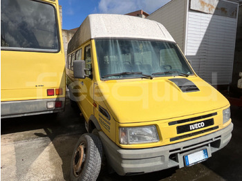 Bus scolaire IVECO Daily