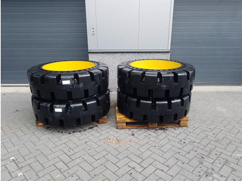 Cat 910/914 - 447-1131 - Tyre/Reifen/Band — crédit-bail Cat 910/914 - 447-1131 - Tyre/Reifen/Band: photos 1