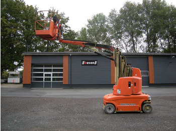 Camion avec nacelle JLG