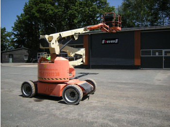 Camion avec nacelle JLG E450AJ