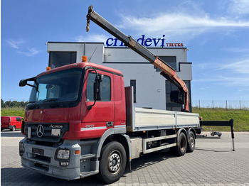 Camion grue MERCEDES-BENZ