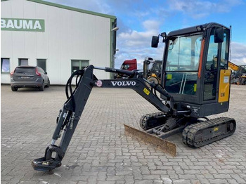 Mini pelle VOLVO EC18E