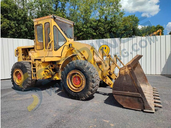 Chargeuse sur pneus CATERPILLAR 966C