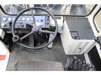 Chariot élévateur diesel SveTruck 42120-52: photos 4 Chariot élévateur diesel SveTruck 42120-52: photos 4