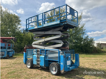 Nacelle ciseaux 2007 Genie 4390RT 4x4 Diesel Scissor Lift: photos 3
