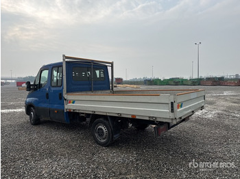 Utilitaire plateau IVECO Daily