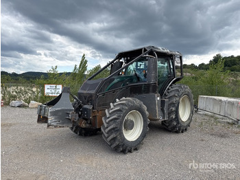 Tracteur agricole VALTRA T214