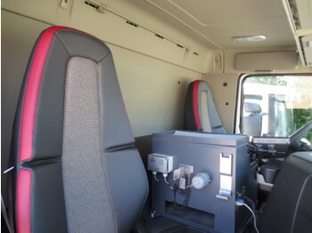 Camion citerne Volvo FM: photos 5