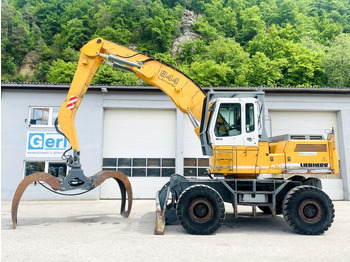 Pelle de manutention LIEBHERR