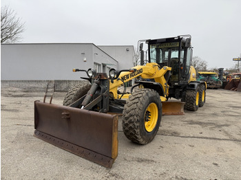 Niveleuse New Holland F 156.7A (111785): photos 3 Niveleuse New Holland F 156.7A (111785): photos 3