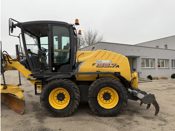 Niveleuse New Holland F 156.7A (111785): photos 2 Niveleuse New Holland F 156.7A (111785): photos 2
