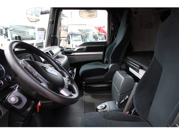 Photo d'intérieur 1: Tracteur routier MAN TGX 18.480 + Euro 6 + Retarder + adr