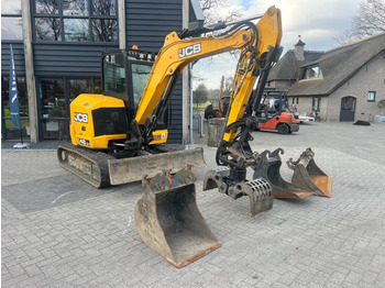 Mini pelle JCB