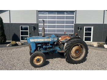Tracteur agricole FORD