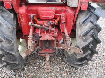 Tracteur agricole IH 474 En ejers traktor med lukket kabine på: photos 5