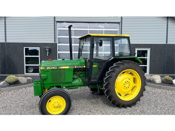 Tracteur agricole JOHN DEERE 2040