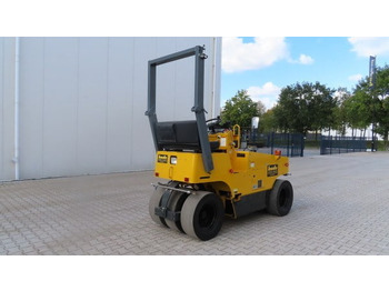 Compacteur à pneus Sakai TS 160-2: photos 2