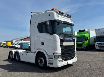 Tracteur routier SCANIA S 580