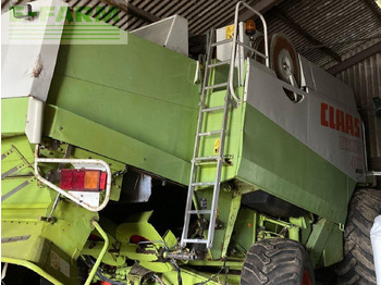 Moissonneuse-batteuse CLAAS Lexion 460