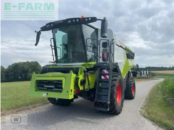 Moissonneuse-batteuse CLAAS Lexion