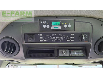 Tracteur agricole CLAAS xerion 4000 t vc: photos 4 Tracteur agricole CLAAS xerion 4000 t vc: photos 4