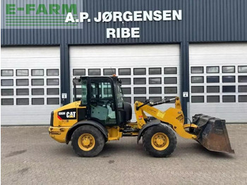 Mini pelle CATERPILLAR 906M