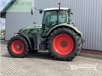 Tracteur agricole FENDT 724 Vario