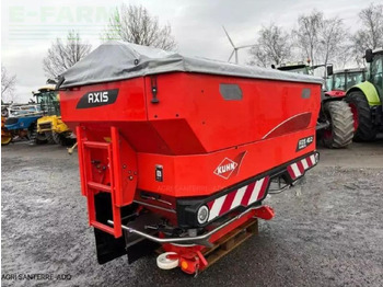 Distributeur d'engrais KUHN