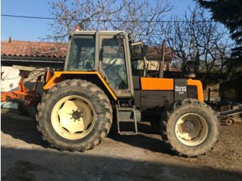 Tracteur agricole Renault 133-54 TZ: photos 1