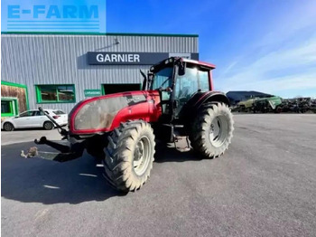 Tracteur agricole VALTRA