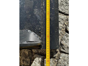 Godet neuf Big Volumenschaufel 220 cm mit Merlo ZM2 Aufnahme: photos 3