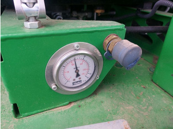 Matériel de récolte JOHN DEERE