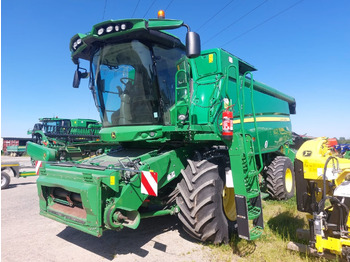 Moissonneuse-batteuse JOHN DEERE T550